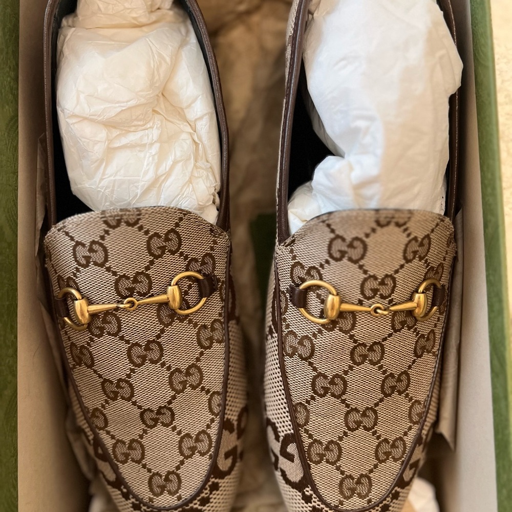 Gucci Beige and Gold Signature Loafers - Picture 3 of 5